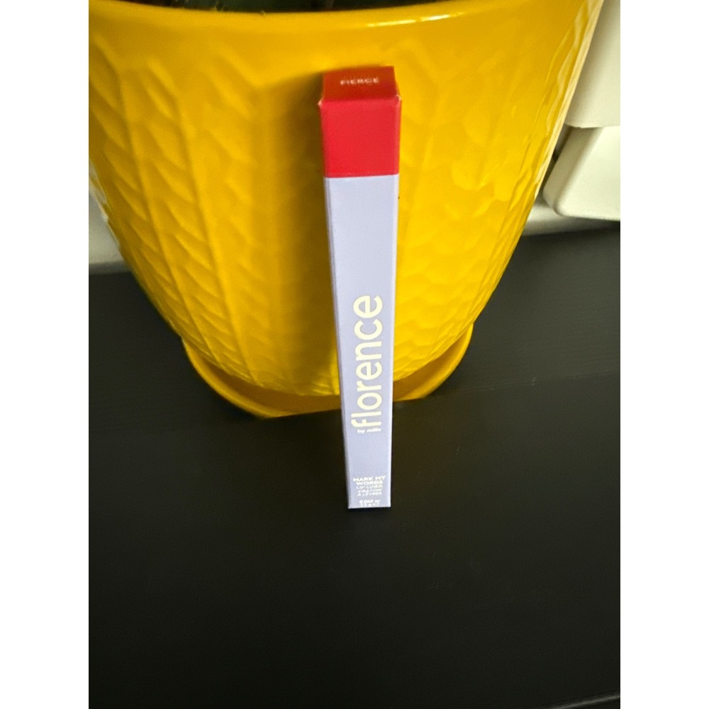 Florence‎ by Mills Mark My Words Lip Liner Crayon Fierce Red New in Box
